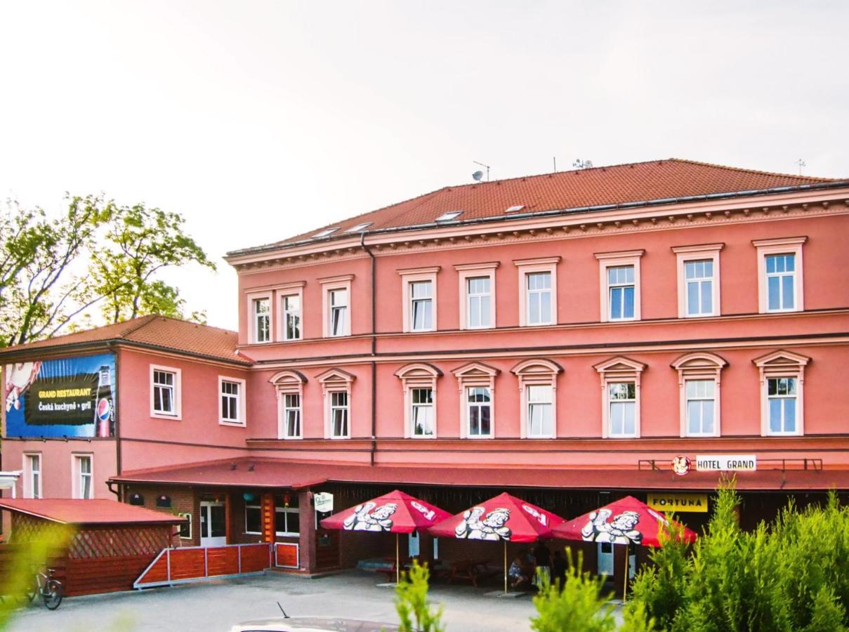 Grand Hotel Jaromer Ngoại thất bức ảnh